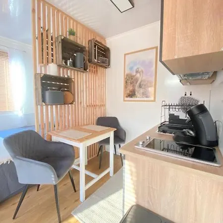 Tiny Haus Straussenblick 2 別荘 *