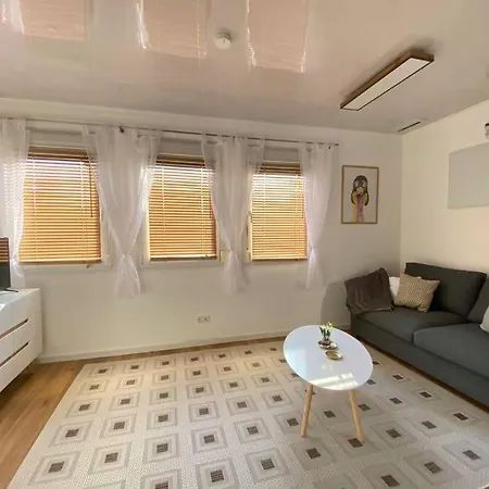 Tiny Haus Straussenblick 2 別荘